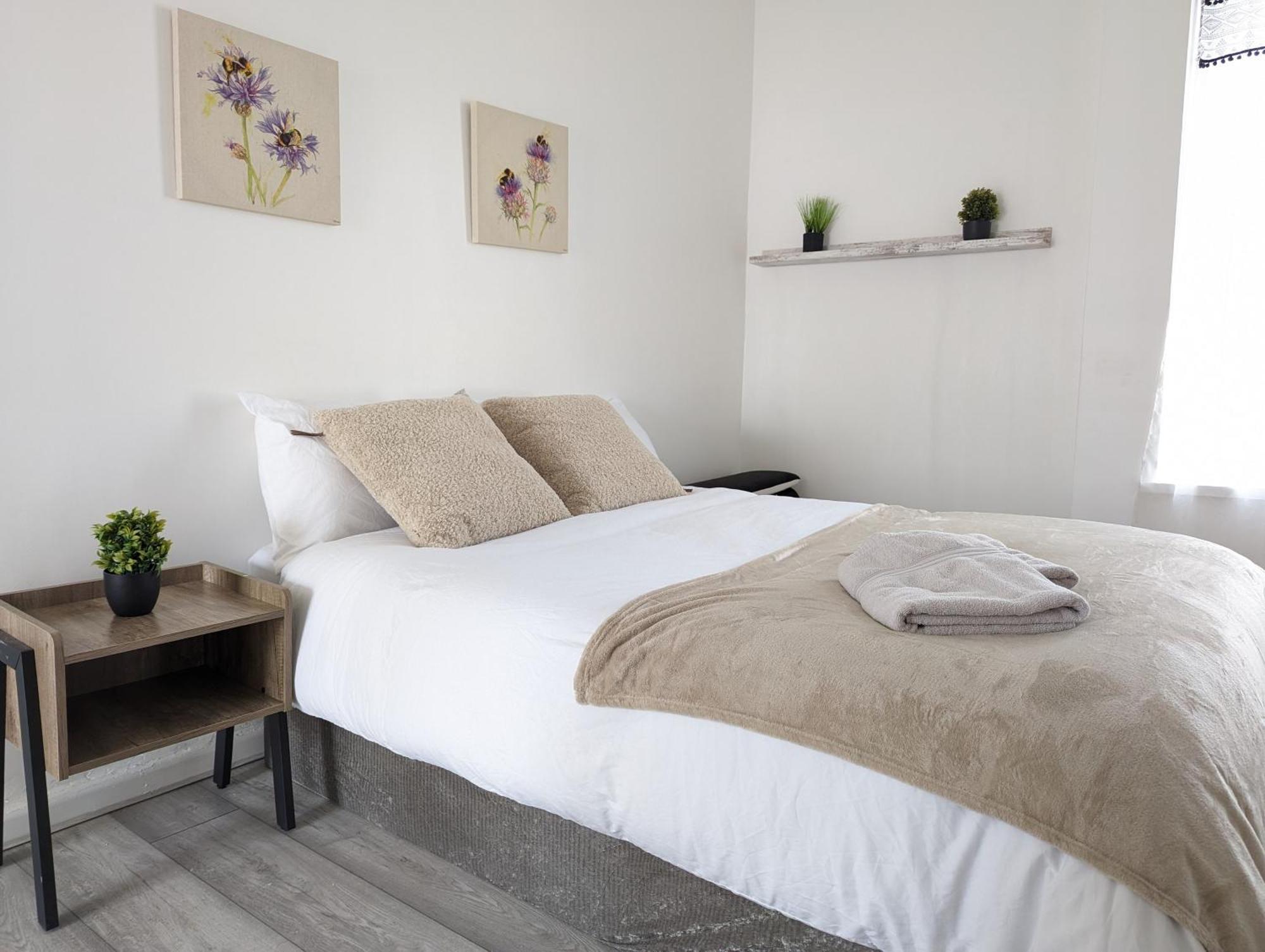Inner-City Apartments - Basic Amenites カーディフ エクステリア 写真