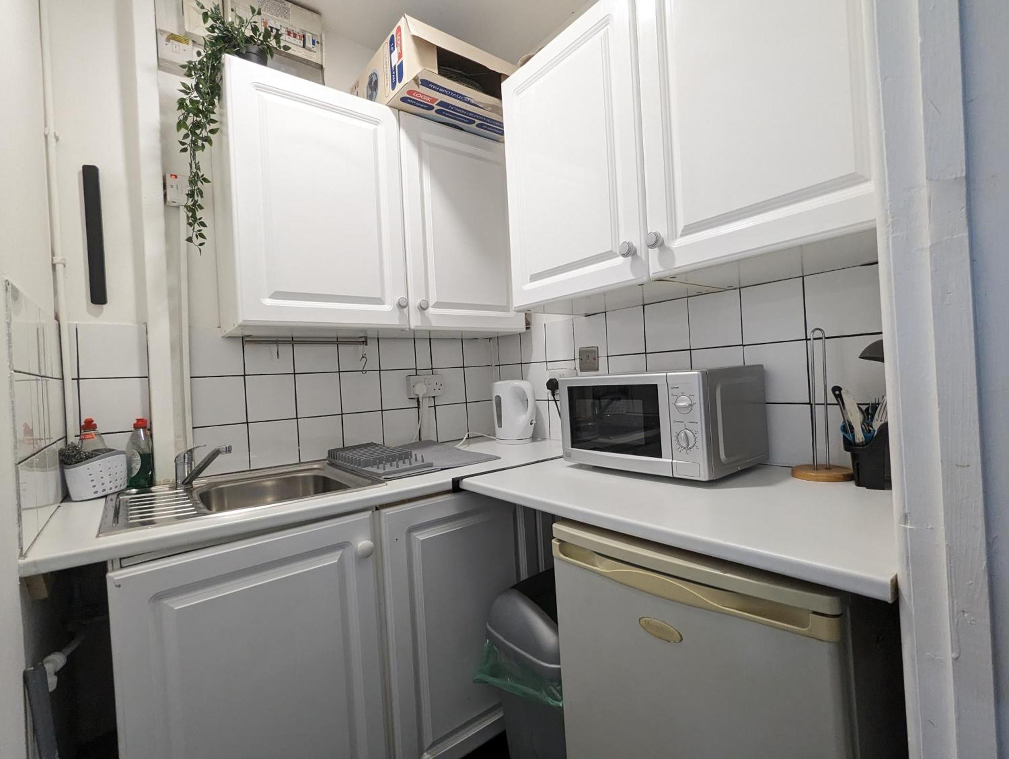Inner-City Apartments - Basic Amenites カーディフ エクステリア 写真