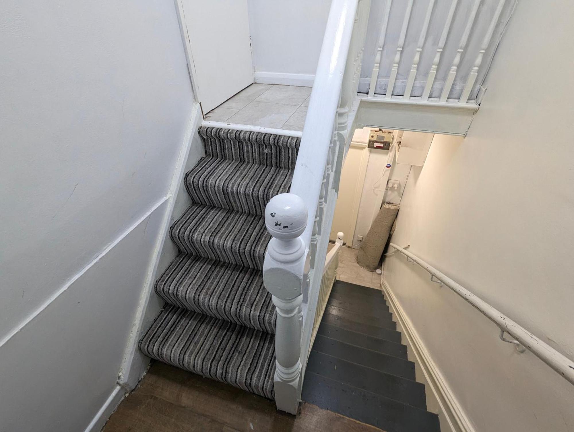 Inner-City Apartments - Basic Amenites カーディフ エクステリア 写真